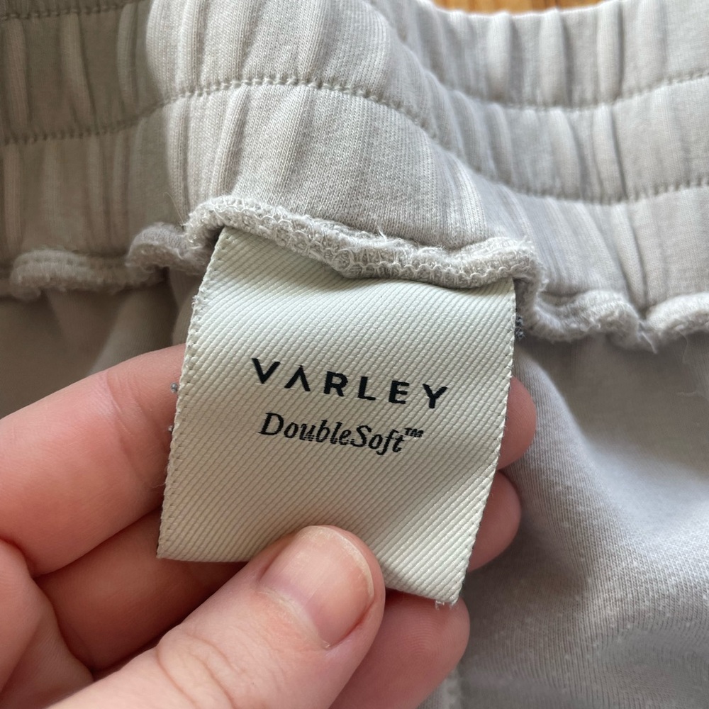Varley DoubleSoft Taupe Shorts (S) - Picture 4 of 4
